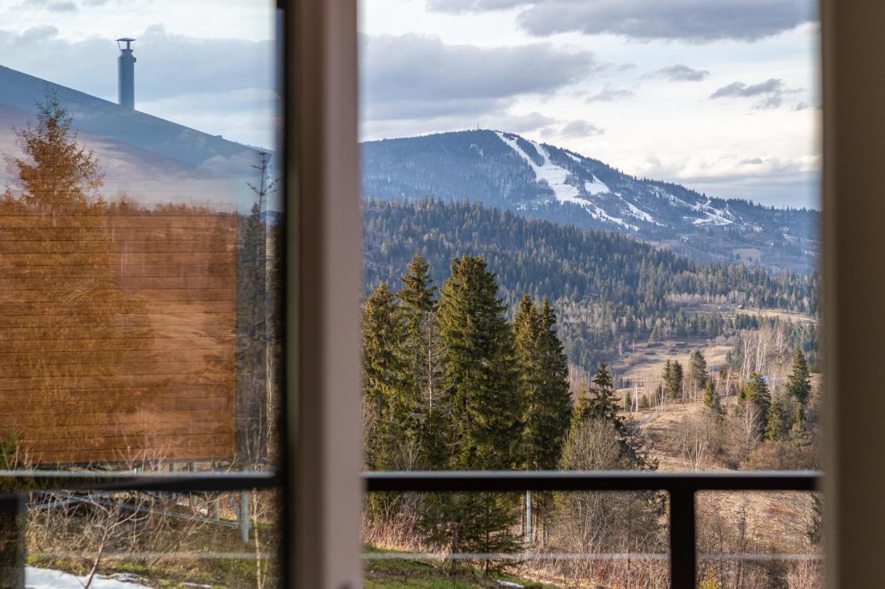 Mount Hotel スラブスク エクステリア 写真